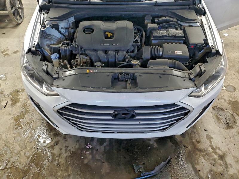 Фото 11 - HYUNDAI ELANTRA