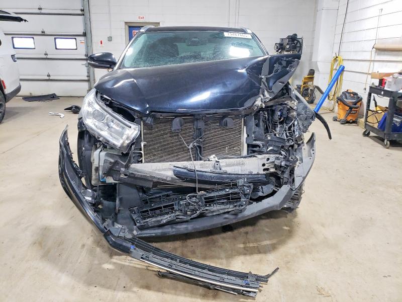 Фото 5 - TOYOTA HIGHLANDER