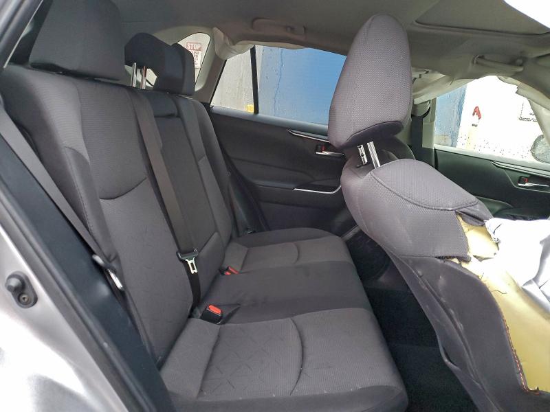 Фото 11 - TOYOTA RAV4