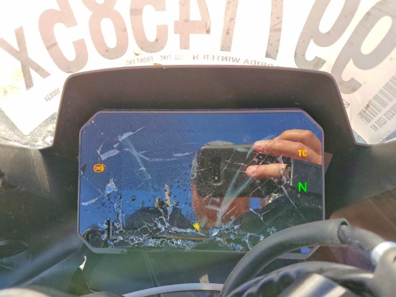 Фото 7 - SUZUKI GSX800 F