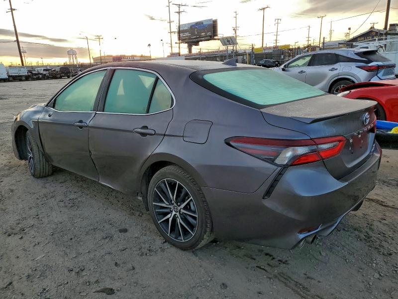 Фото 2 - TOYOTA CAMRY