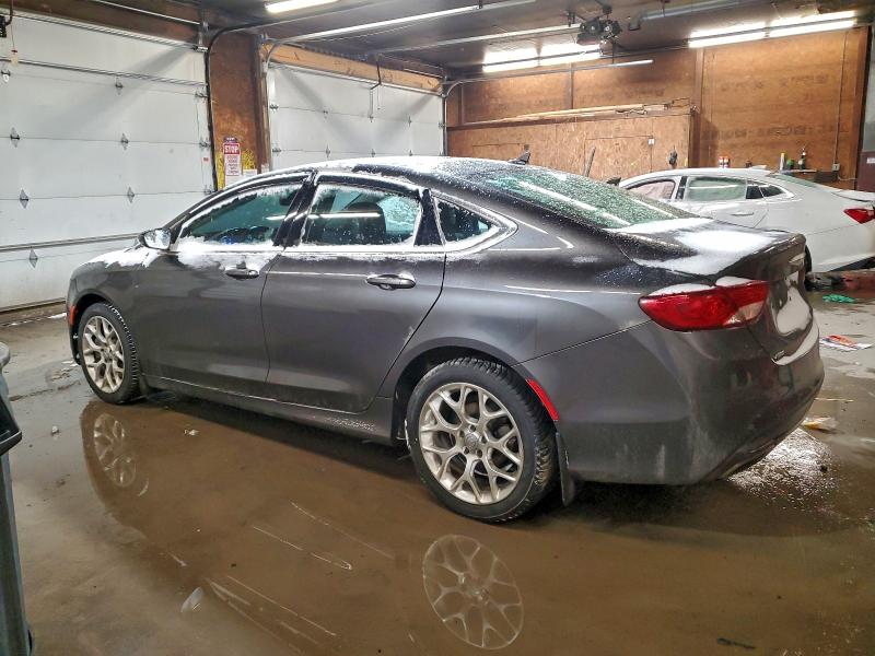 Фото 2 - CHRYSLER 200