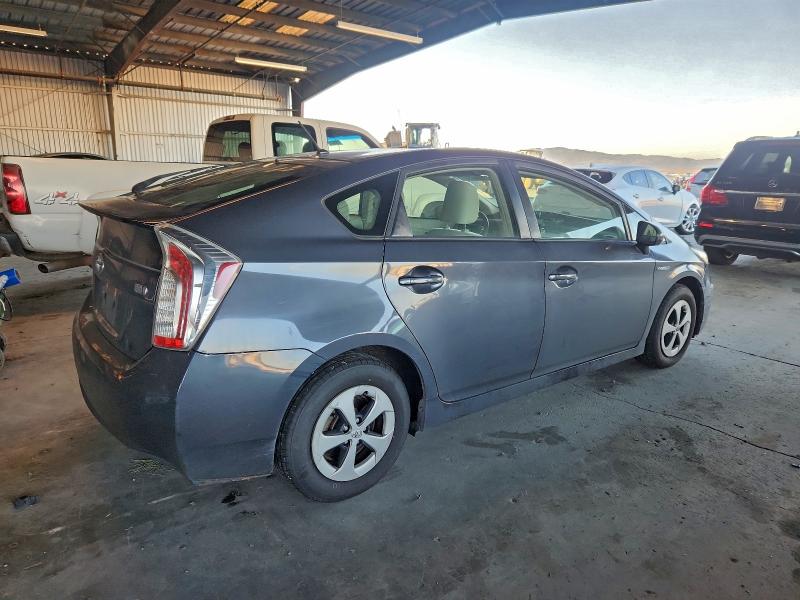 Фото 3 - TOYOTA PRIUS