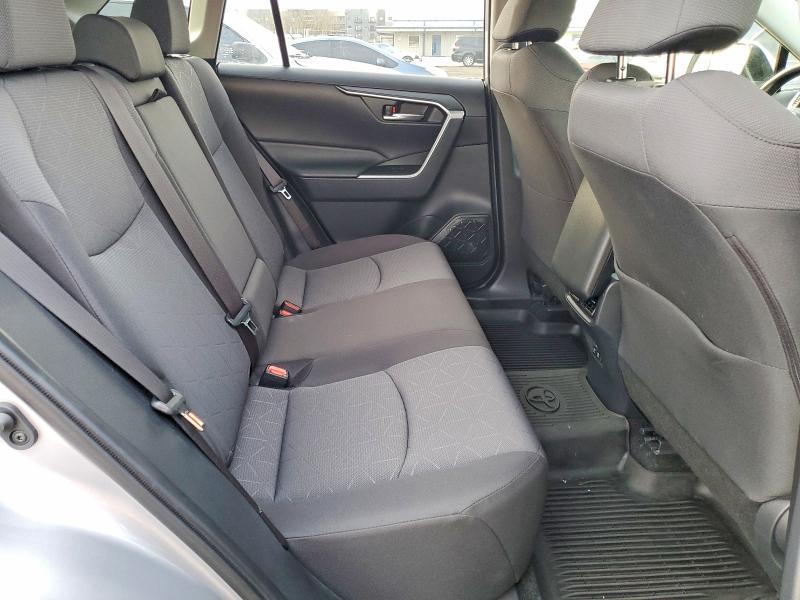 Фото 11 - TOYOTA RAV4