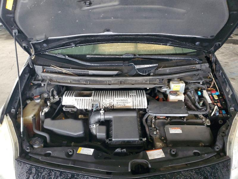 Фото 11 - TOYOTA PRIUS