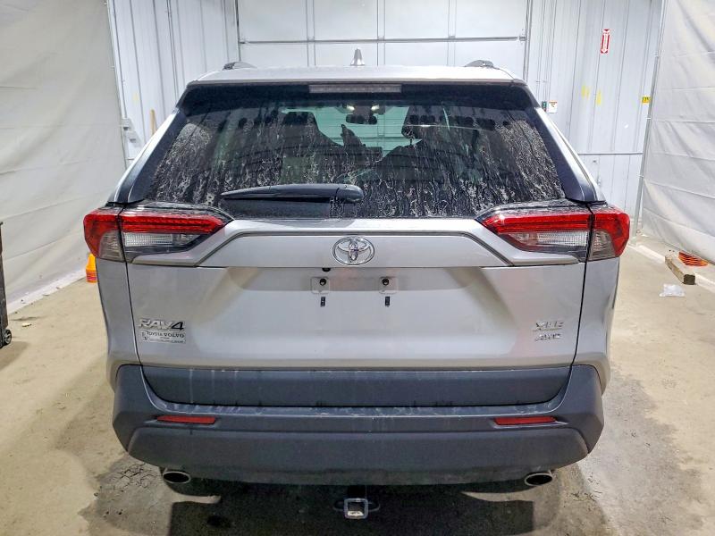 Фото 6 - TOYOTA RAV4