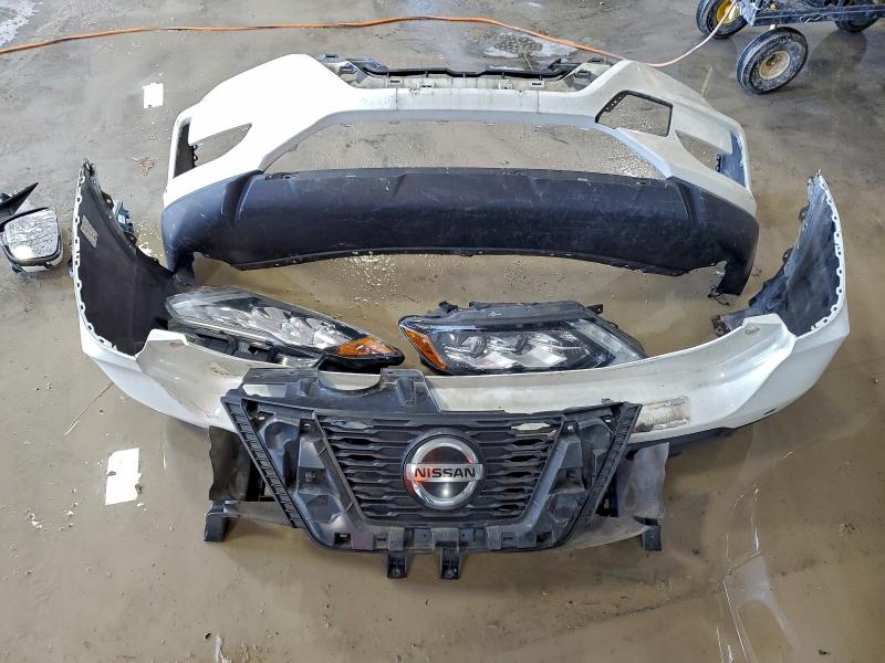 Фото 12 - NISSAN ROGUE