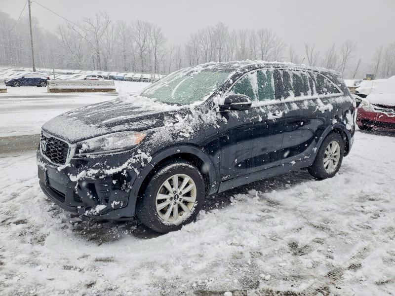 Фото 1 - KIA SORENTO