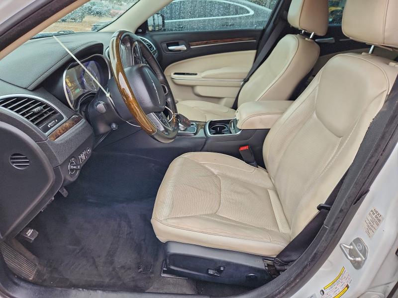 Фото 7 - CHRYSLER 300