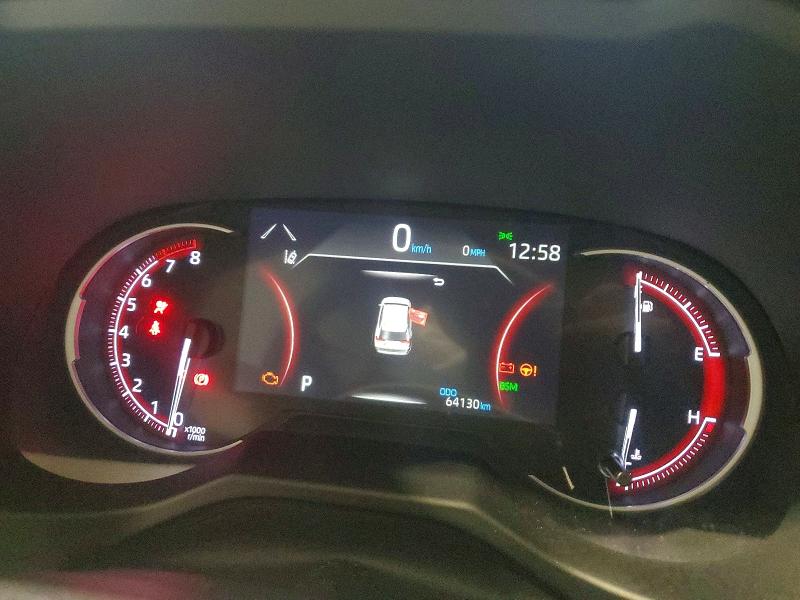 Фото 9 - TOYOTA RAV4