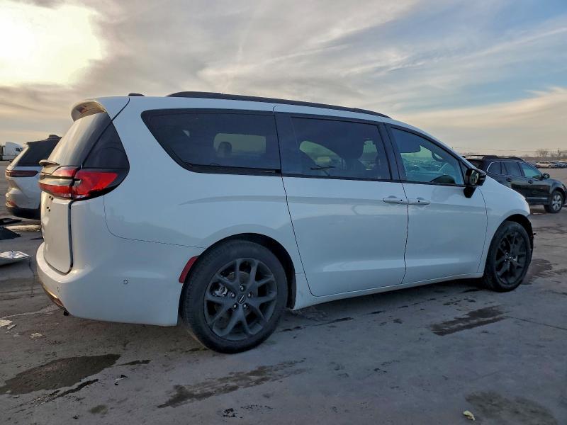 Фото 3 - CHRYSLER PACIFICA