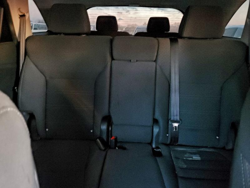 Фото 10 - KIA SORENTO