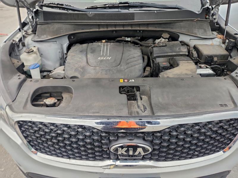 Фото 12 - KIA SORENTO