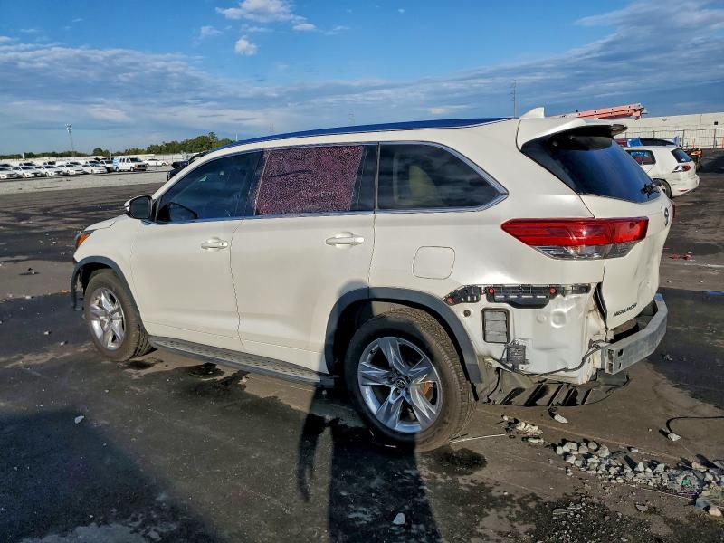 Фото 2 - TOYOTA HIGHLANDER