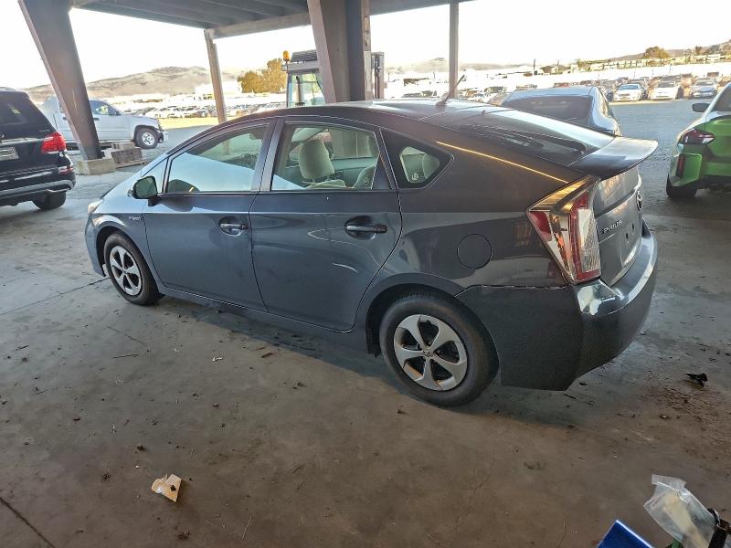 Фото 2 - TOYOTA PRIUS