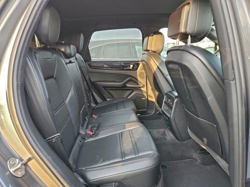 Фото 11 - PORSCHE CAYENNE