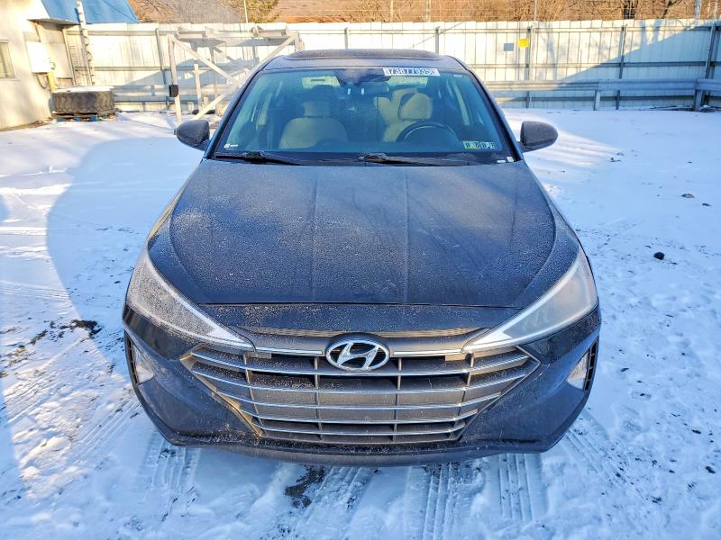 Фото 5 - HYUNDAI ELANTRA