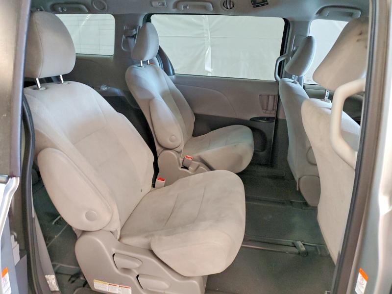Фото 11 - TOYOTA SIENNA