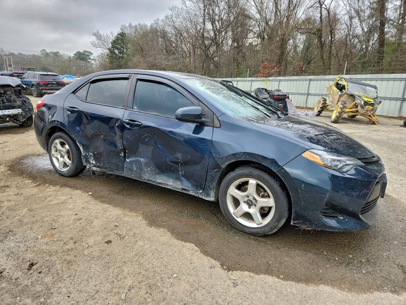 Фото 4 - TOYOTA COROLLA