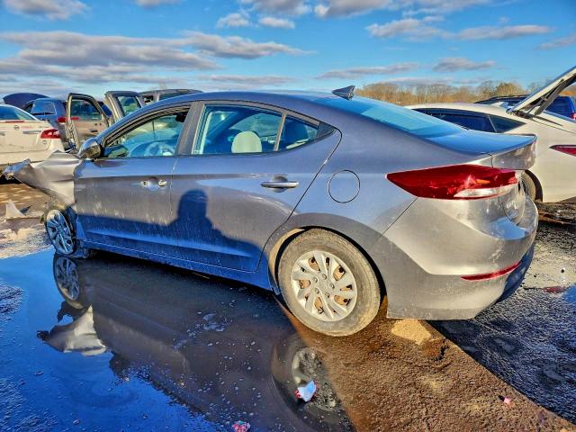 Фото 2 - HYUNDAI ELANTRA