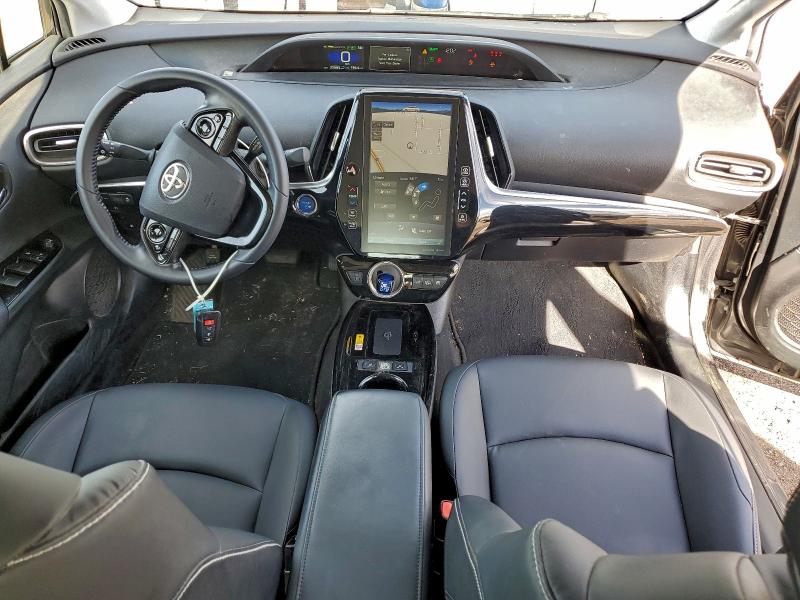 Фото 8 - TOYOTA PRIUS