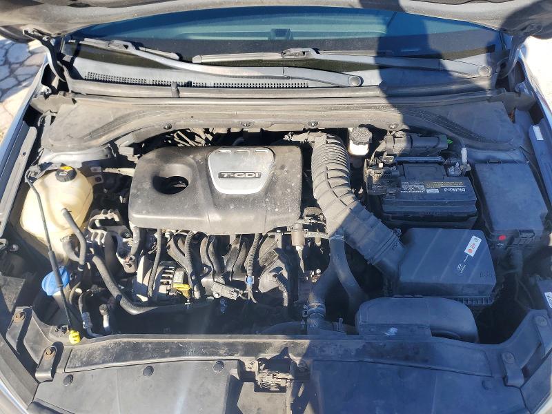 Фото 11 - HYUNDAI ELANTRA