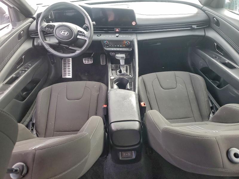 Фото 8 - HYUNDAI ELANTRA