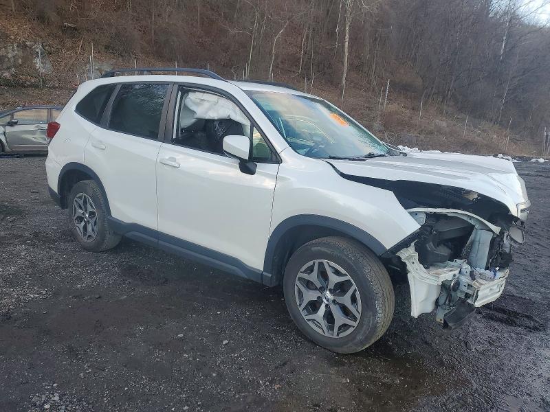 Фото 4 - SUBARU FORESTER