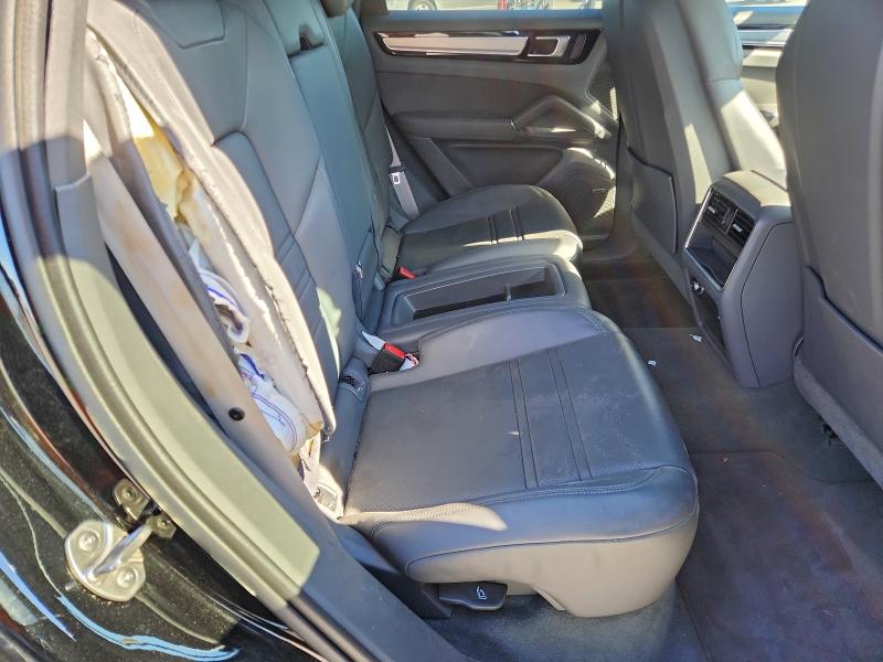 Фото 10 - PORSCHE CAYENNE