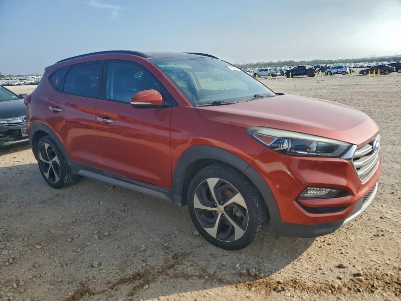 Фото 4 - HYUNDAI TUCSON