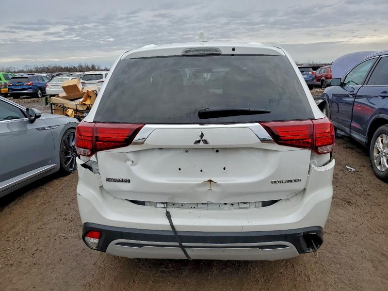 Фото 6 - MITSUBISHI OUTLANDER