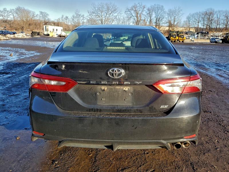 Фото 6 - TOYOTA CAMRY