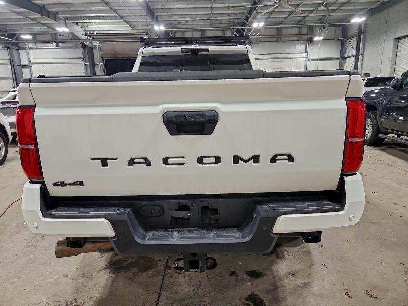 Фото 6 - TOYOTA TACOMA