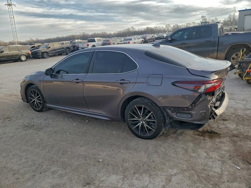 Фото 2 - TOYOTA CAMRY