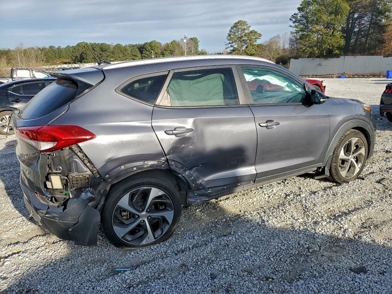 Фото 3 - HYUNDAI TUCSON