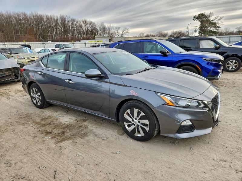 Фото 4 - NISSAN ALTIMA