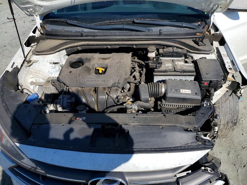 Фото 11 - HYUNDAI ELANTRA