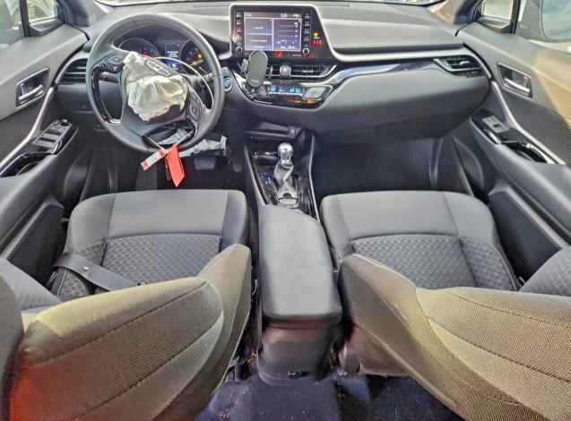 Фото 8 - TOYOTA C-HR