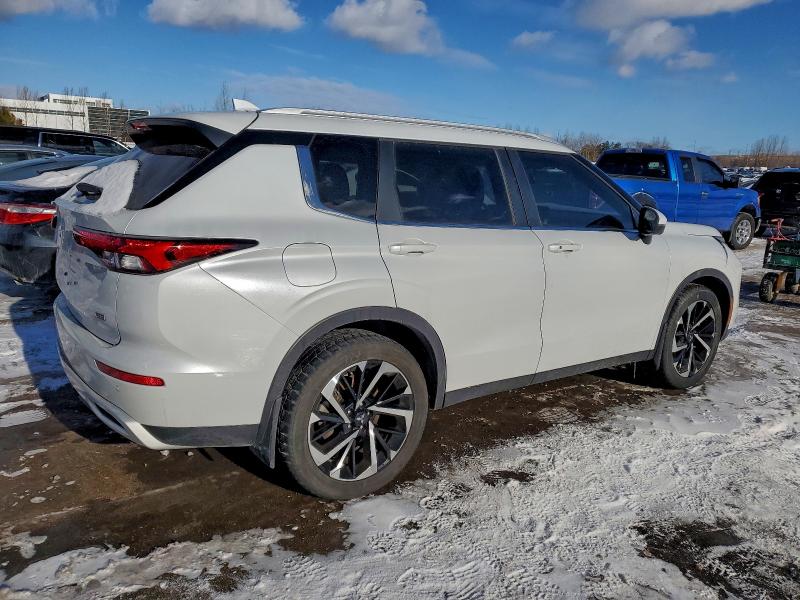 Фото 3 - MITSUBISHI OUTLANDER