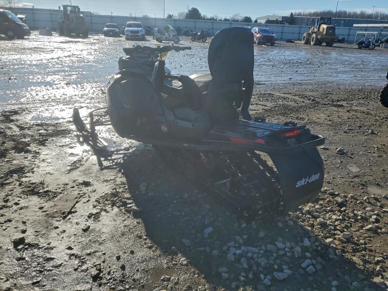 SKI-DOO SUMMIT X85 2023