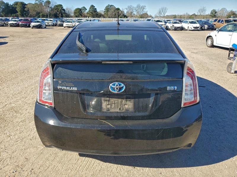 Фото 6 - TOYOTA PRIUS