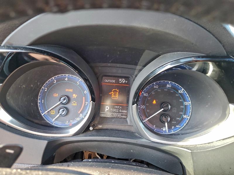 Фото 9 - TOYOTA COROLLA