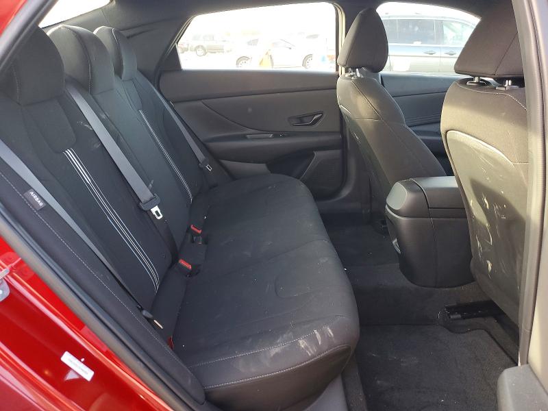 Фото 10 - HYUNDAI ELANTRA