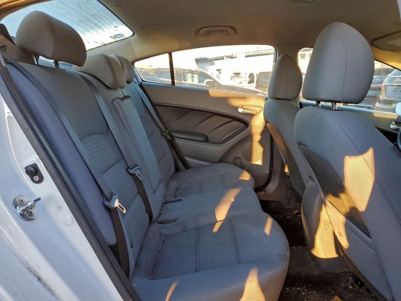 Фото 10 - KIA FORTE