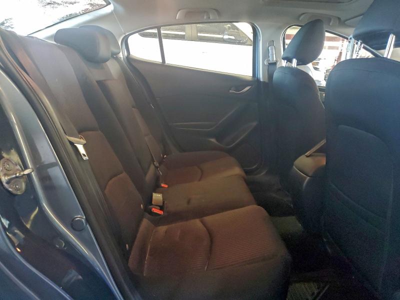 Фото 10 - MAZDA 3