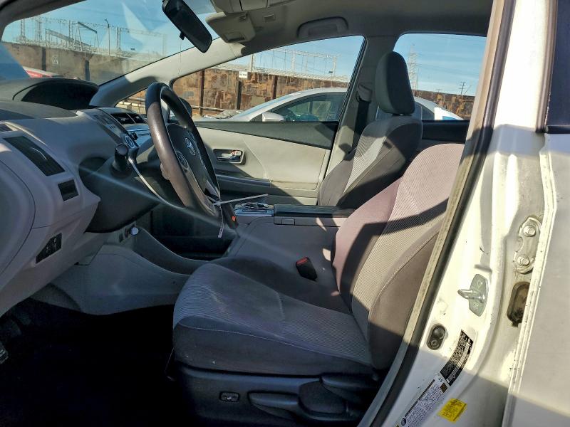 Фото 7 - TOYOTA PRIUS