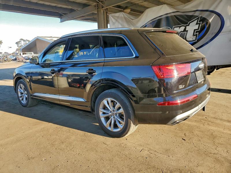 Фото 2 - AUDI Q7