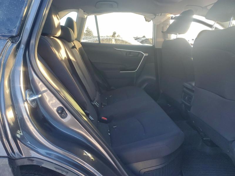 Фото 11 - TOYOTA RAV4