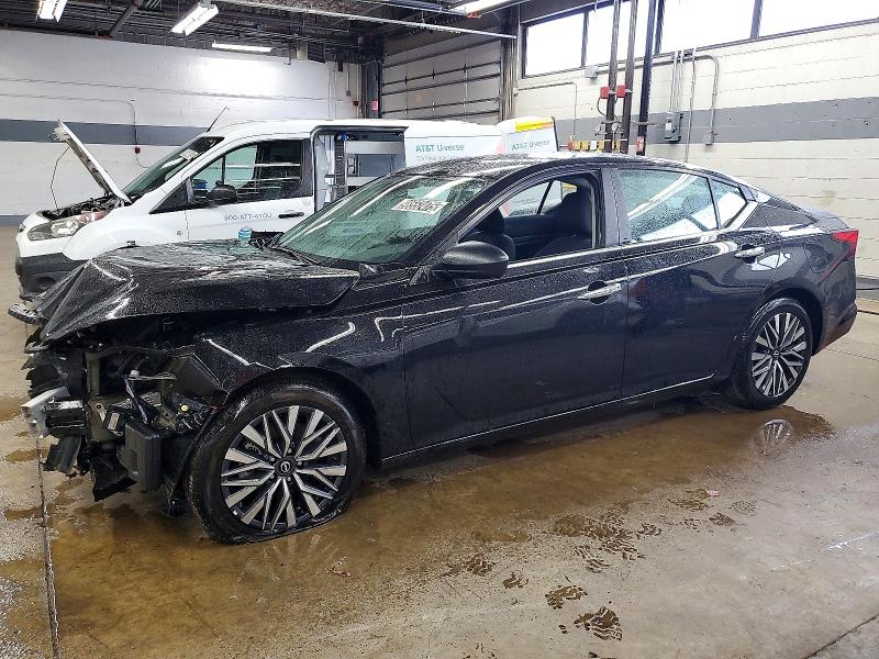 Фото 1 - NISSAN ALTIMA