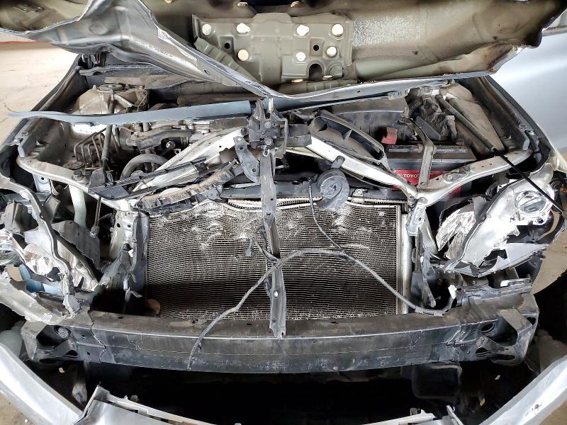 Фото 11 - TOYOTA CAMRY